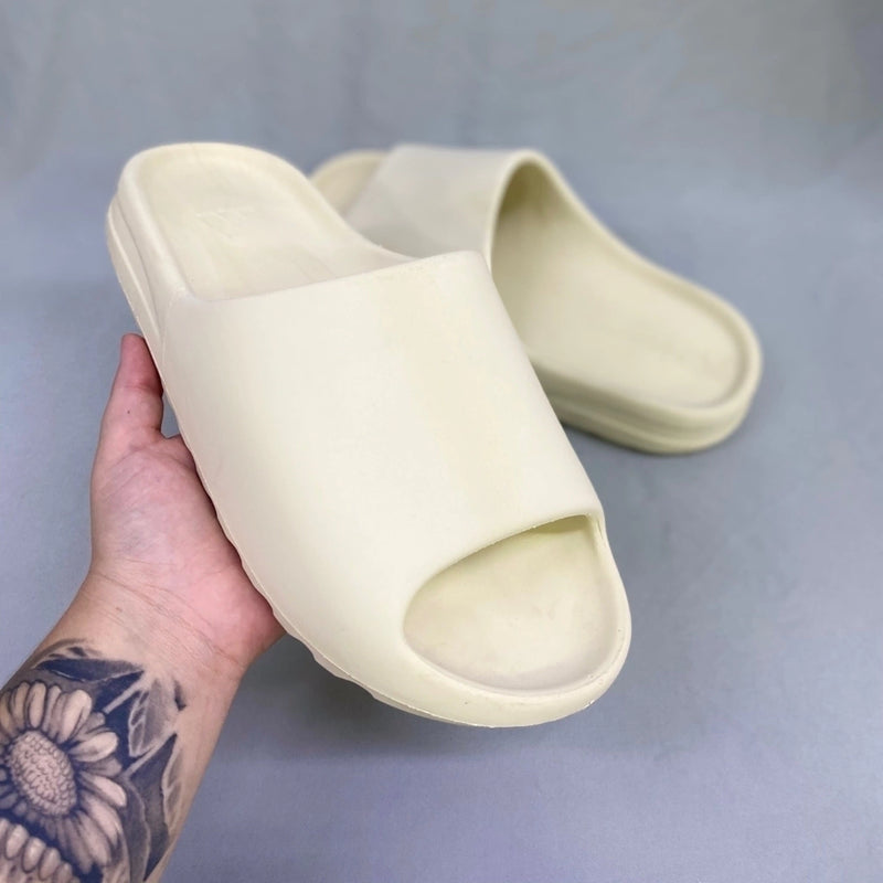 Chinelo Yeezy Slide